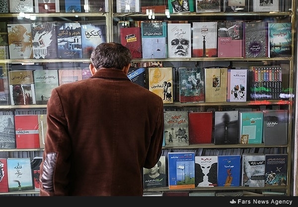 سیاست‌گذاری‌های نادرست ناشر سبب انتشار قاچاقی کتاب می‌شود