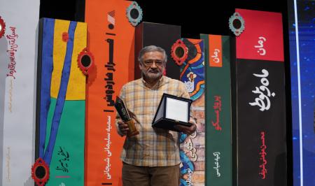 پژوهش بر مدار اسناد؛ ویژگی برجستۀ سه‌گانۀ «رضاخان»