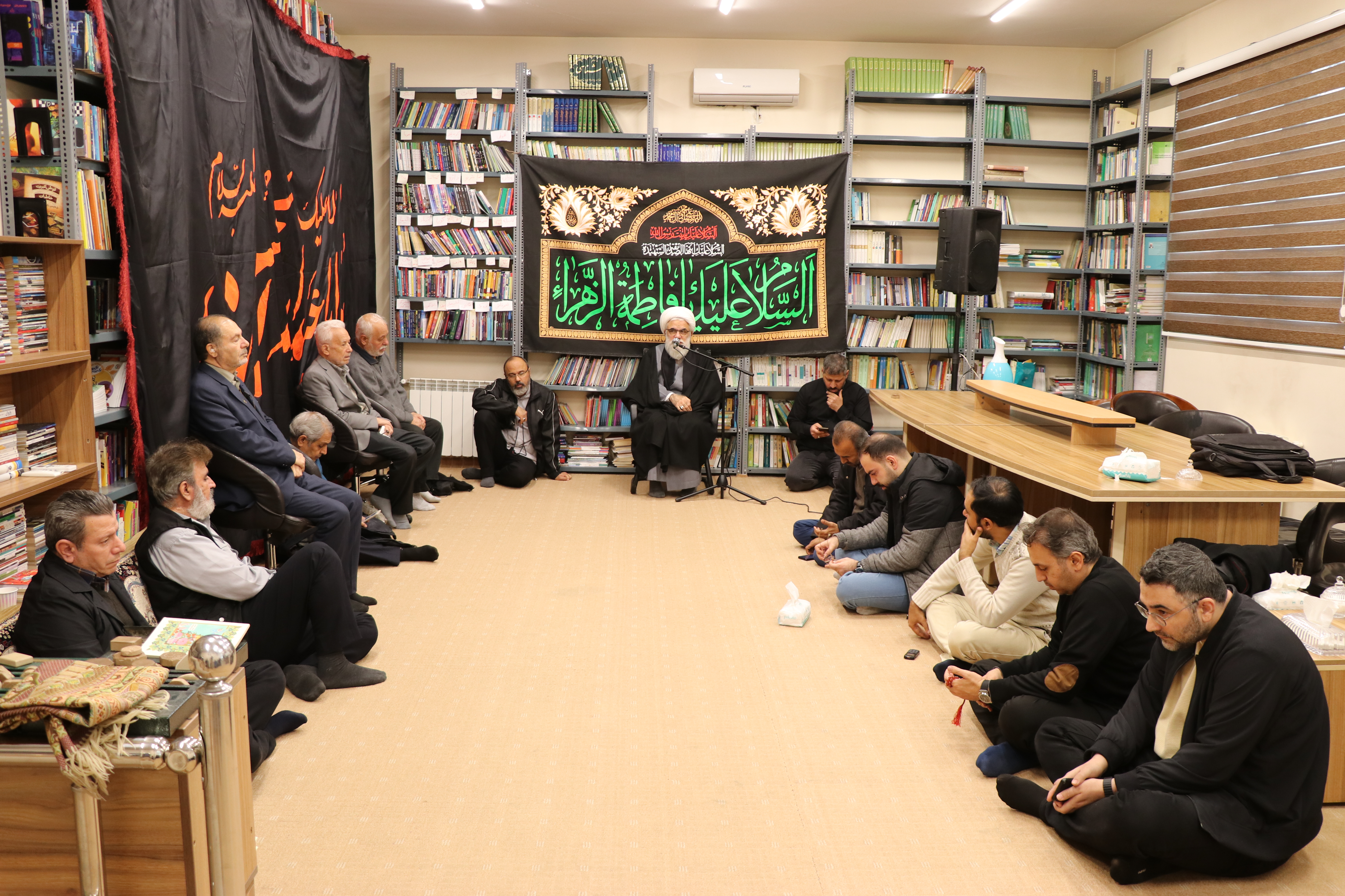 هیئت امام هادی(ع) با حضور ناشران جبهه فرهنگی انقلاب اسلامی برگزار شد